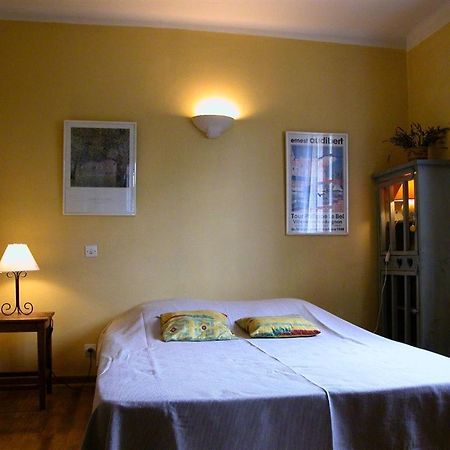 Chambres D'Hotes Saint Veredeme Pujaut Exterior photo