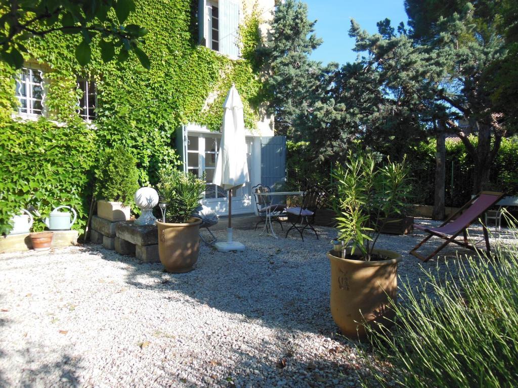 Chambres D'Hotes Saint Veredeme Pujaut Exterior photo