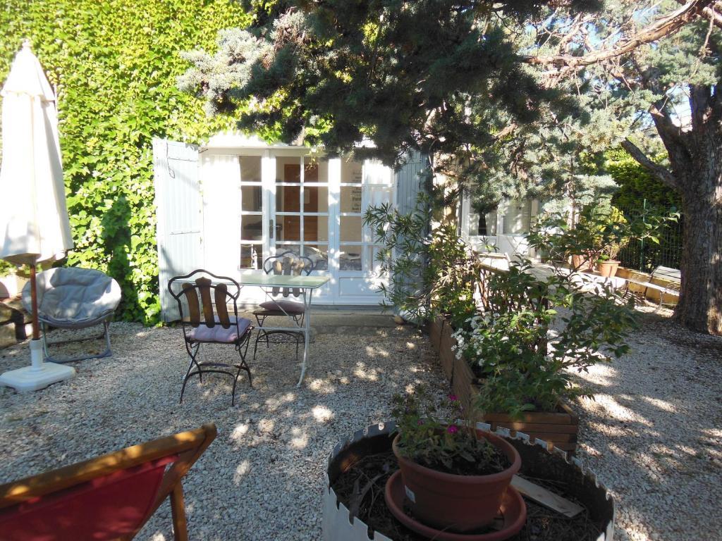 Chambres D'Hotes Saint Veredeme Pujaut Exterior photo