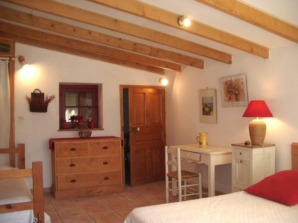Chambres D'Hotes Saint Veredeme Pujaut Exterior photo